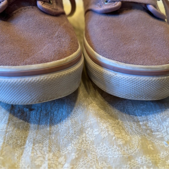 Vans Youth size 4 Low Top Suede Skateboarding Shoes, padded tongue. - Picture 7 of 11
